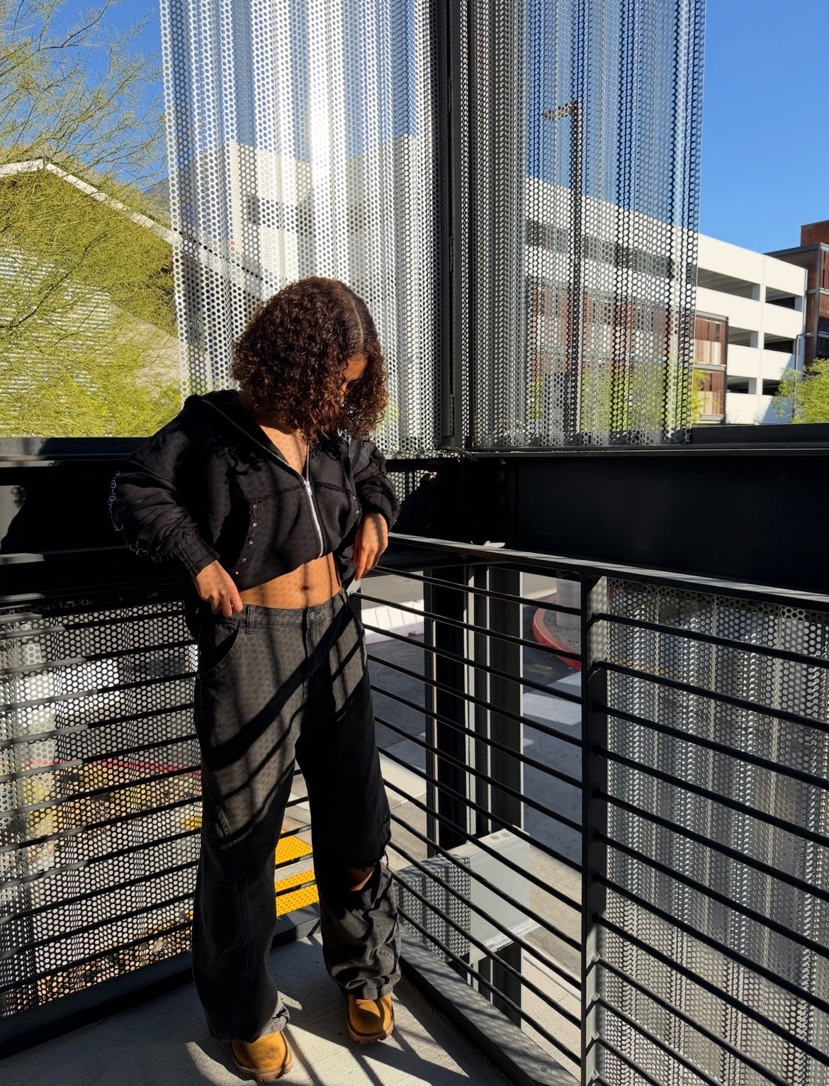 VIRTUSS BLACK RHINESTONES ZIP UP